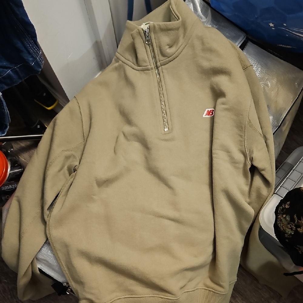 New Balance Men's Half-Zip Pullover Sweater in Tan light Grey Ykk Zippers